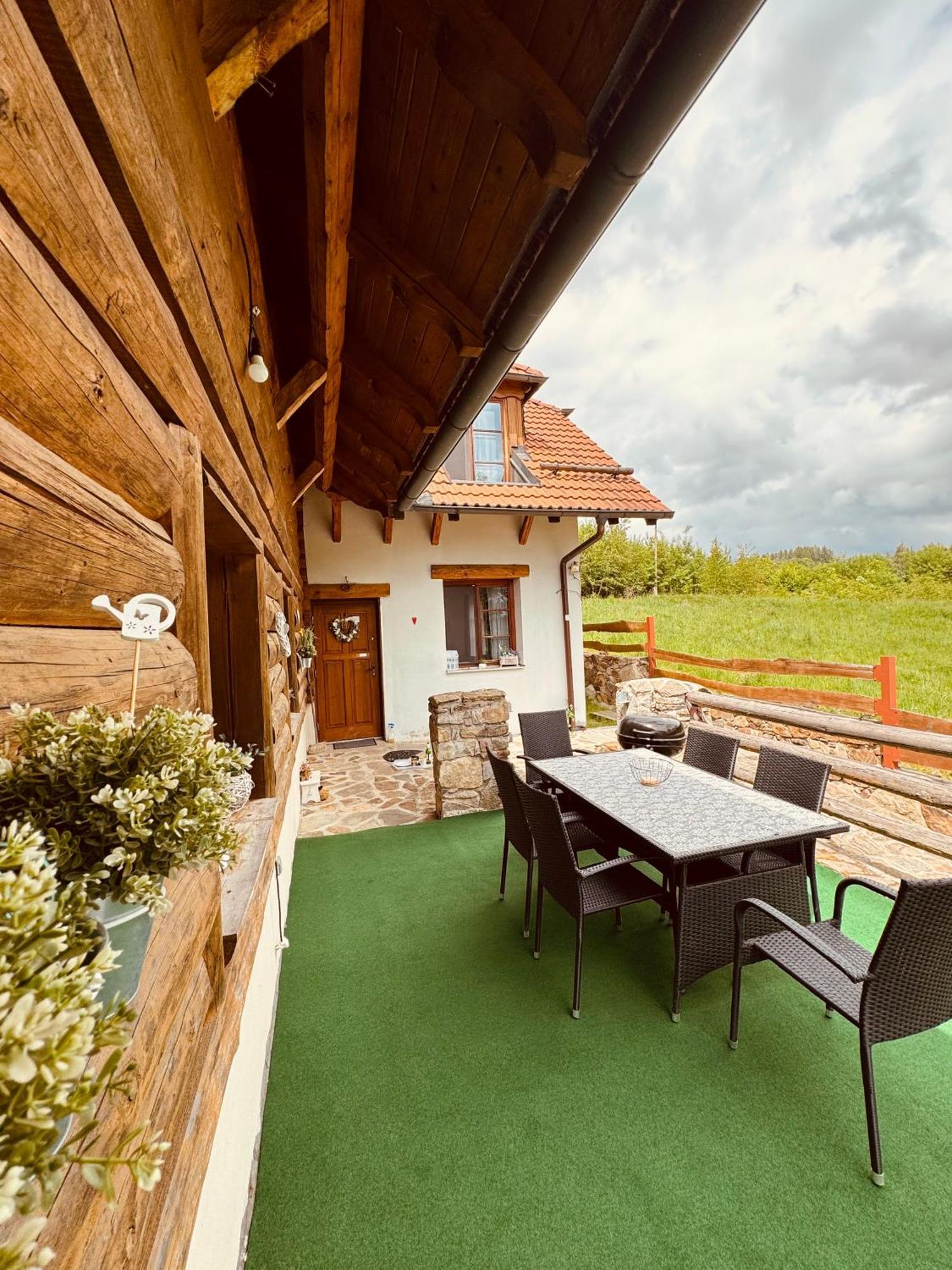 Apartmány Srub Jenišov Horní Planá Habitación foto